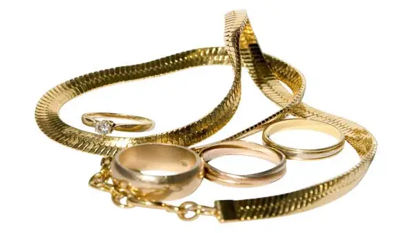 Schmuckankauf Goldkette mit Diamantring und weiteren Ring-Schmuckstücken